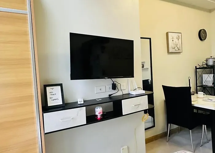 Brand New Urban Lights At Congressional Towne Center Tower 2!! Apartment *